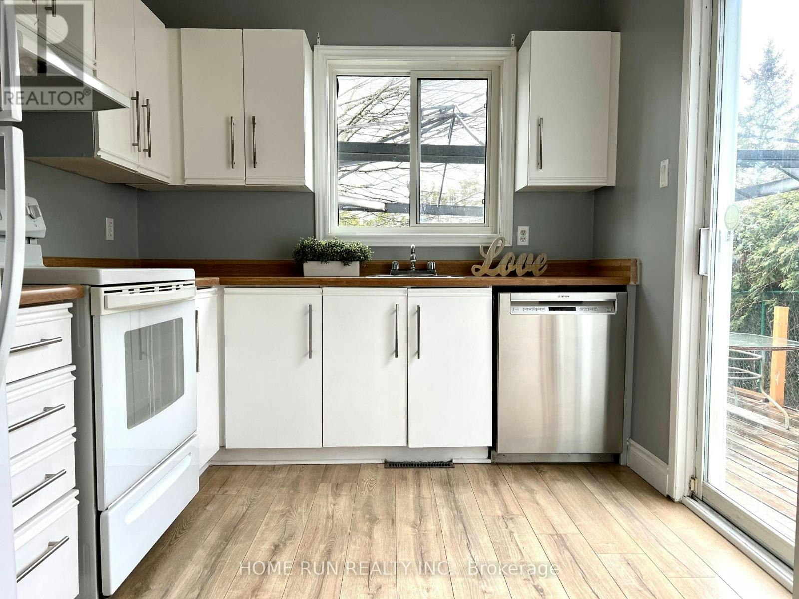 159 Pheasant Run Drive, Ottawa, ON, K2J 2R1 - 3