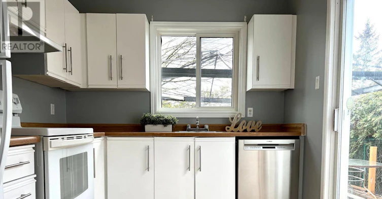 159 Pheasant Run Drive, Ottawa, ON, K2J 2R1 - 3