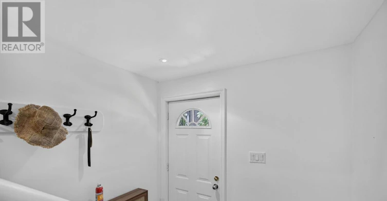 2-297 Royal Avenue, Ottawa, ON, K2A 1T6 - 2