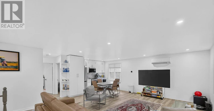 2-297 Royal Avenue, Ottawa, ON, K2A 1T6 - 7