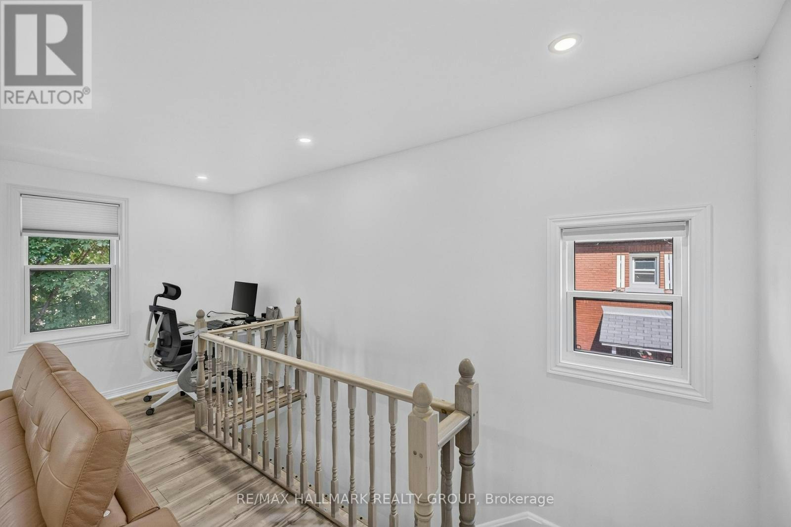 2-297 Royal Avenue, Ottawa, ON, K2A 1T6 - 4