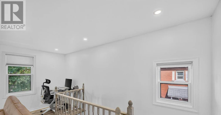 2-297 Royal Avenue, Ottawa, ON, K2A 1T6 - 4