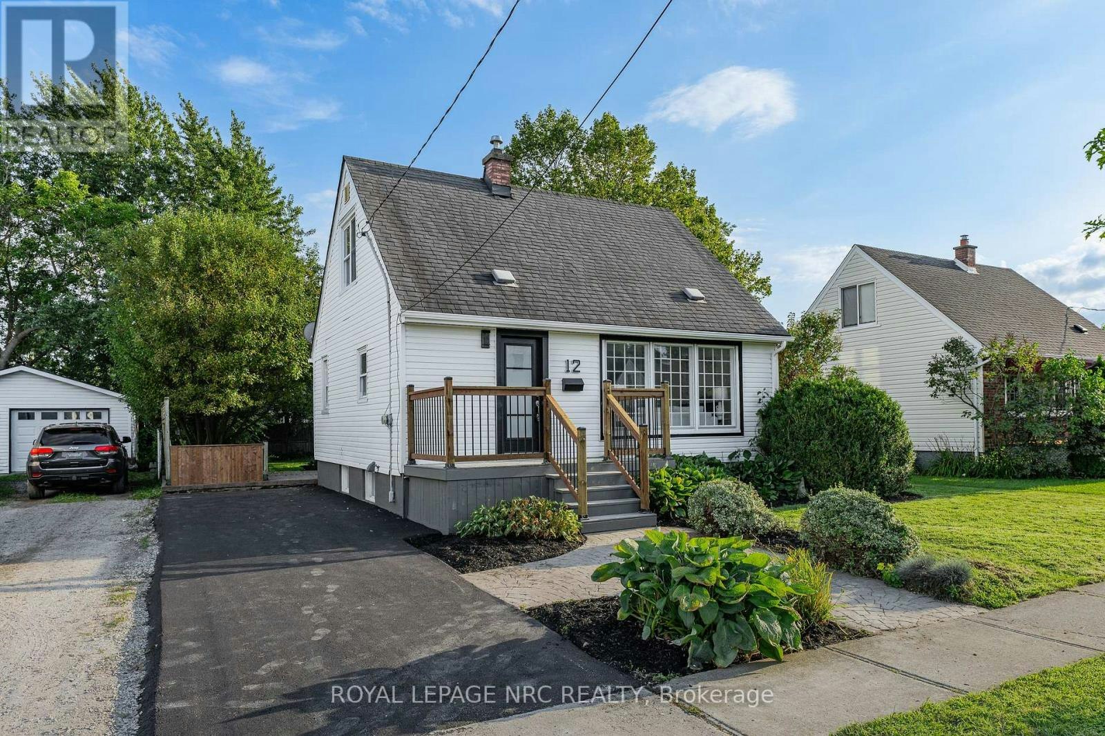 12 Admiral Road, St. Catharines, ON, L2P 1G5