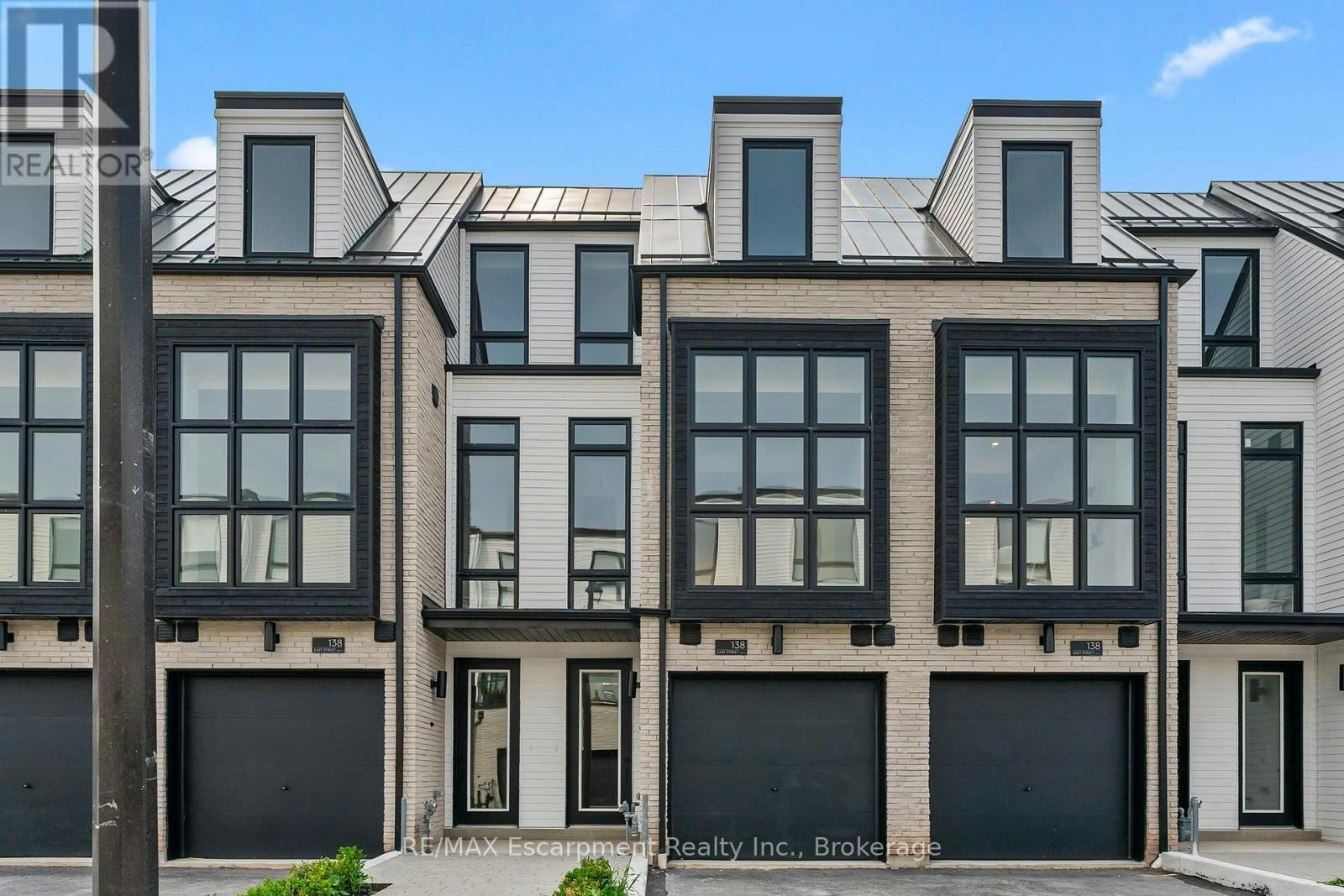 4-138 East Street, Oakville, ON, L6L 0H9