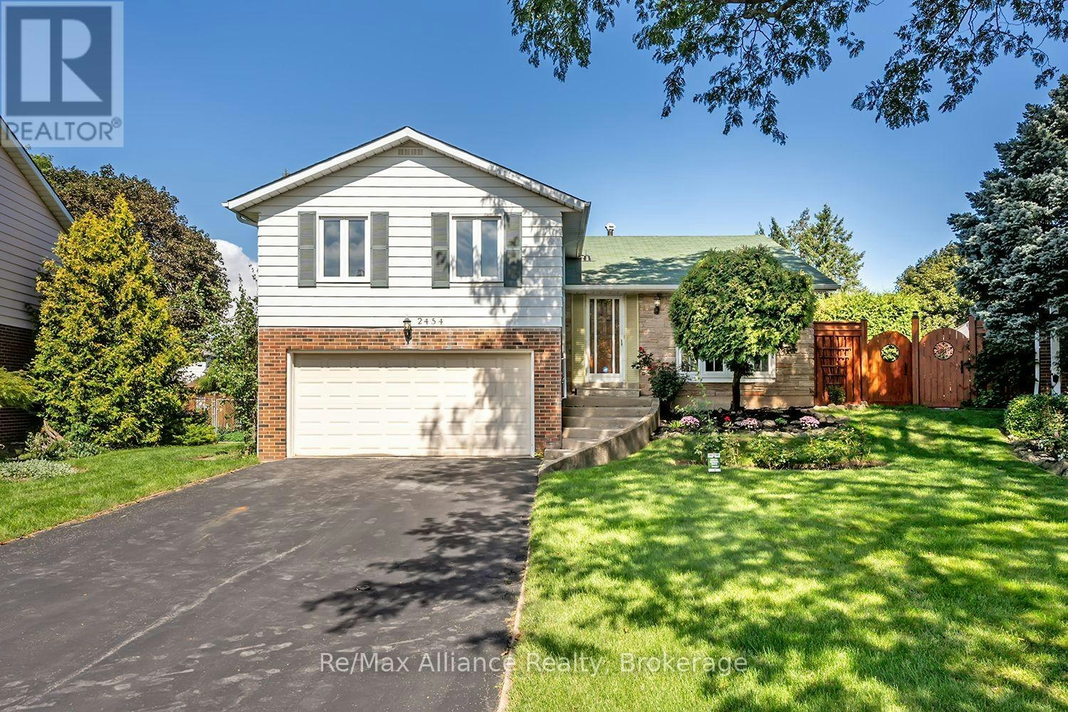 2454 Woking Crescent, Mississauga, ON, L5K 1Z7