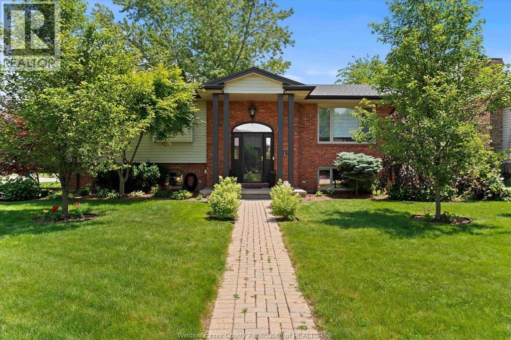 405 State Street, Lasalle, ON, N9J 3G1
