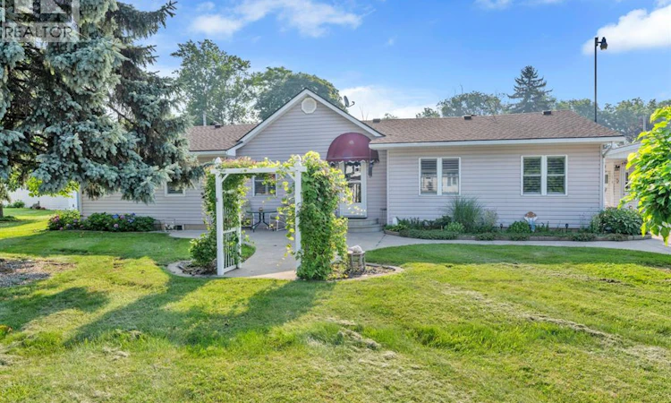 290 Wawa Crescent
