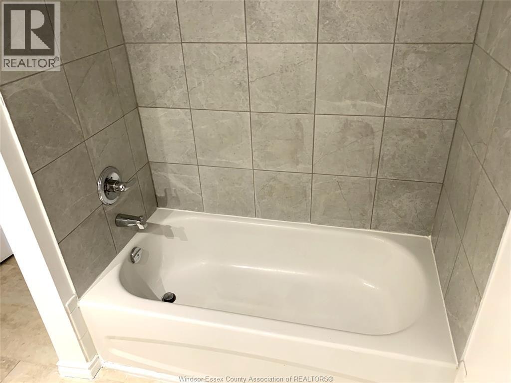 220 Erie Street West, Windsor, ON, N9A 6B5 - 12