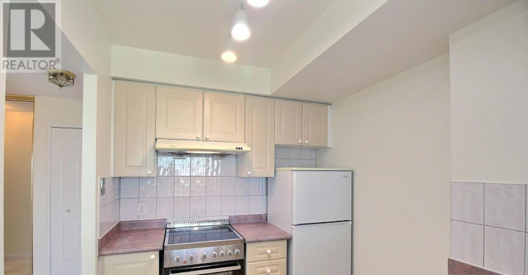 1701-8 Lee Centre Drive, Toronto, ON, M1H 3H8 - 5