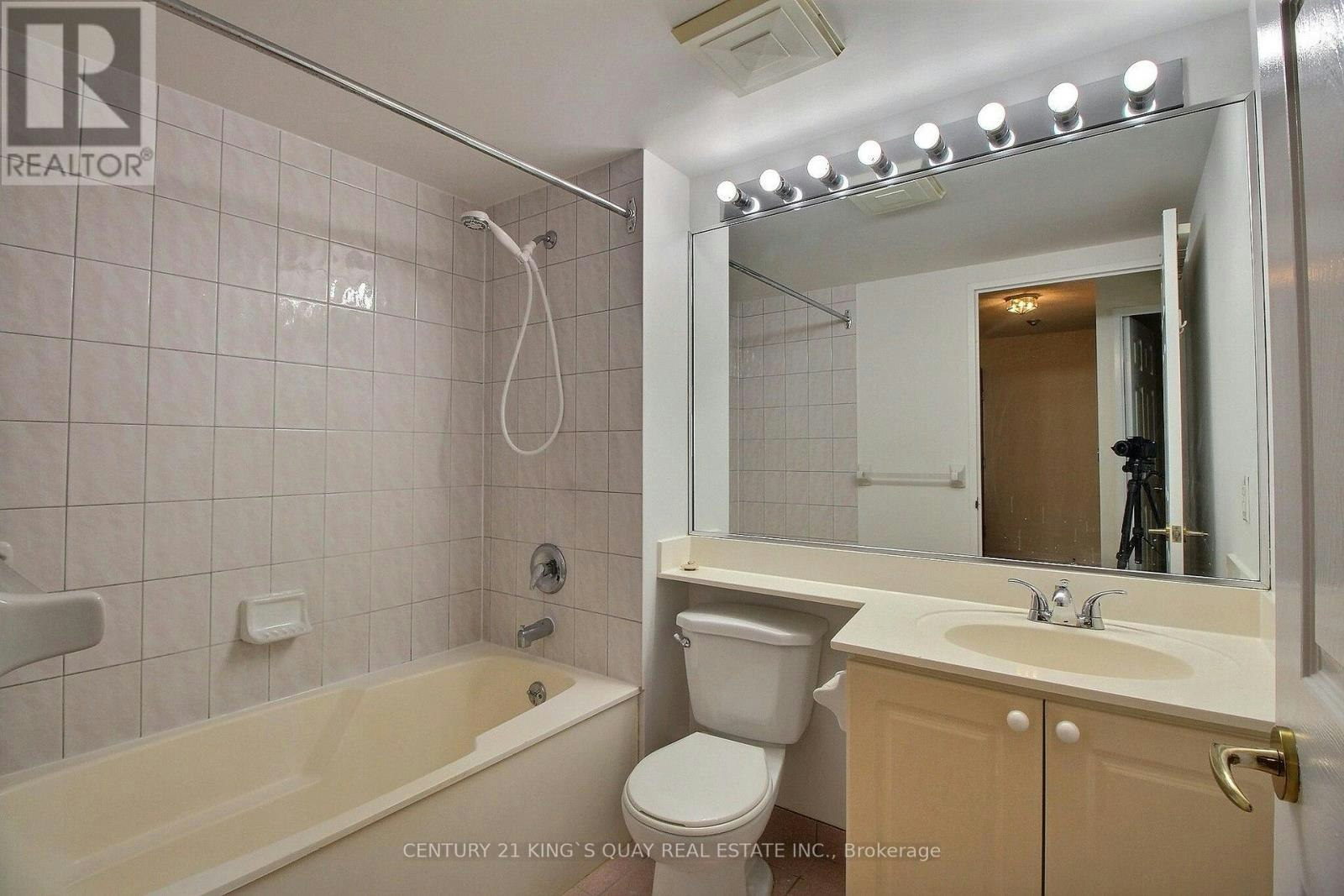 1701-8 Lee Centre Drive, Toronto, ON, M1H 3H8 - 10