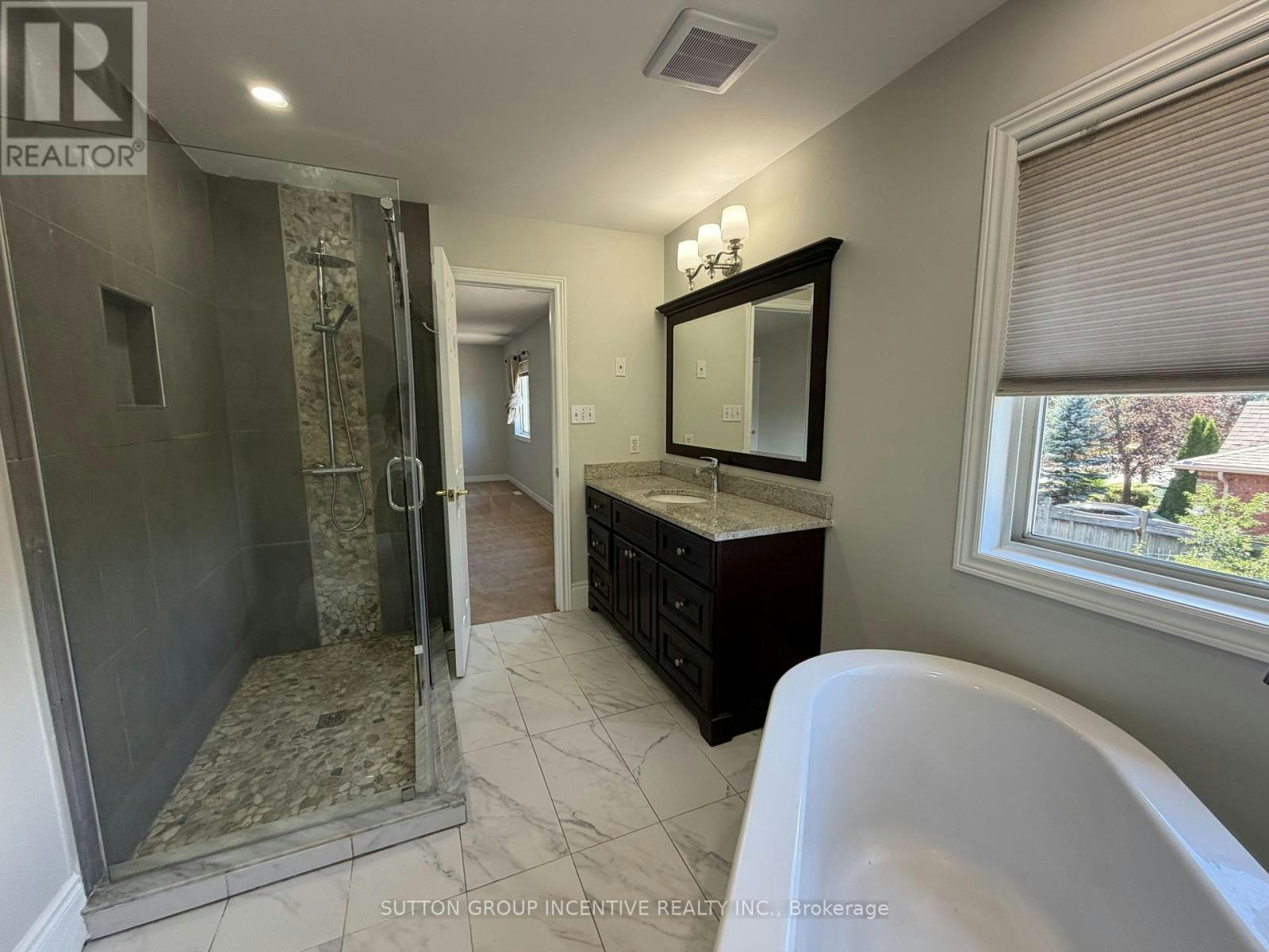 1 Buman Court, Barrie, ON, L4N 0L3 - 17
