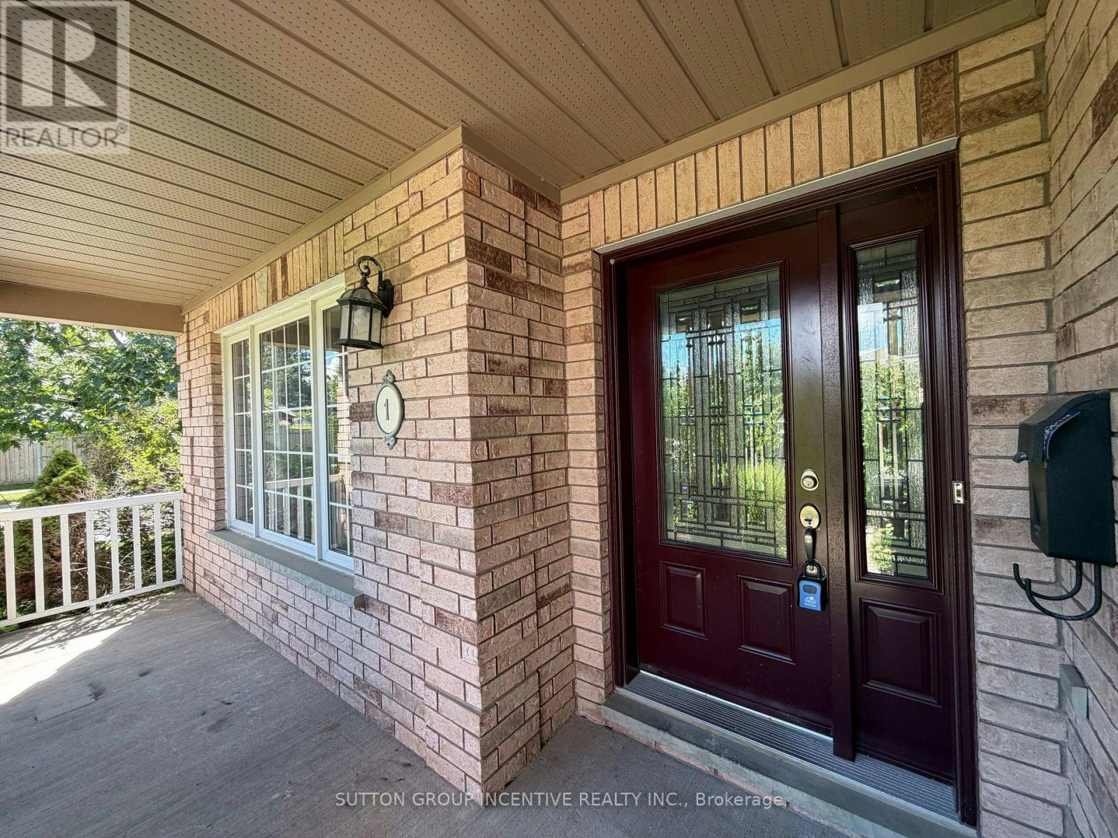 1 Buman Court, Barrie, ON, L4N 0L3 - 4