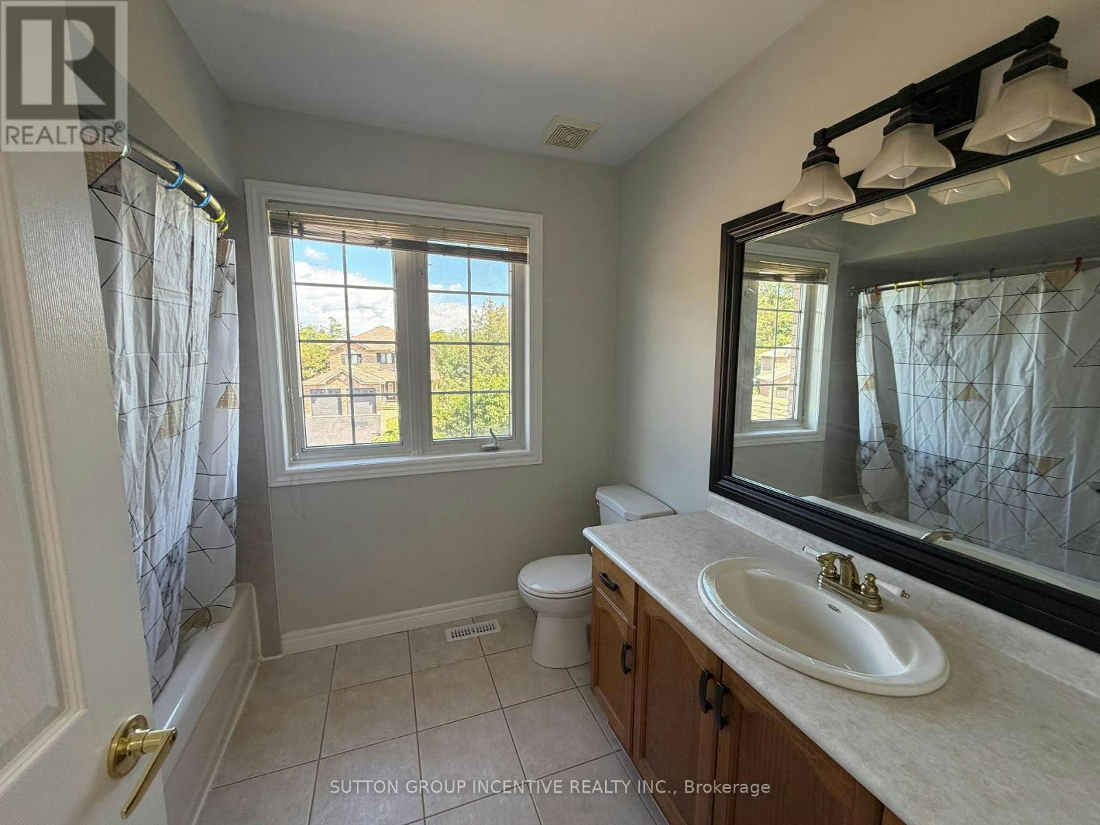 1 Buman Court, Barrie, ON, L4N 0L3 - 21