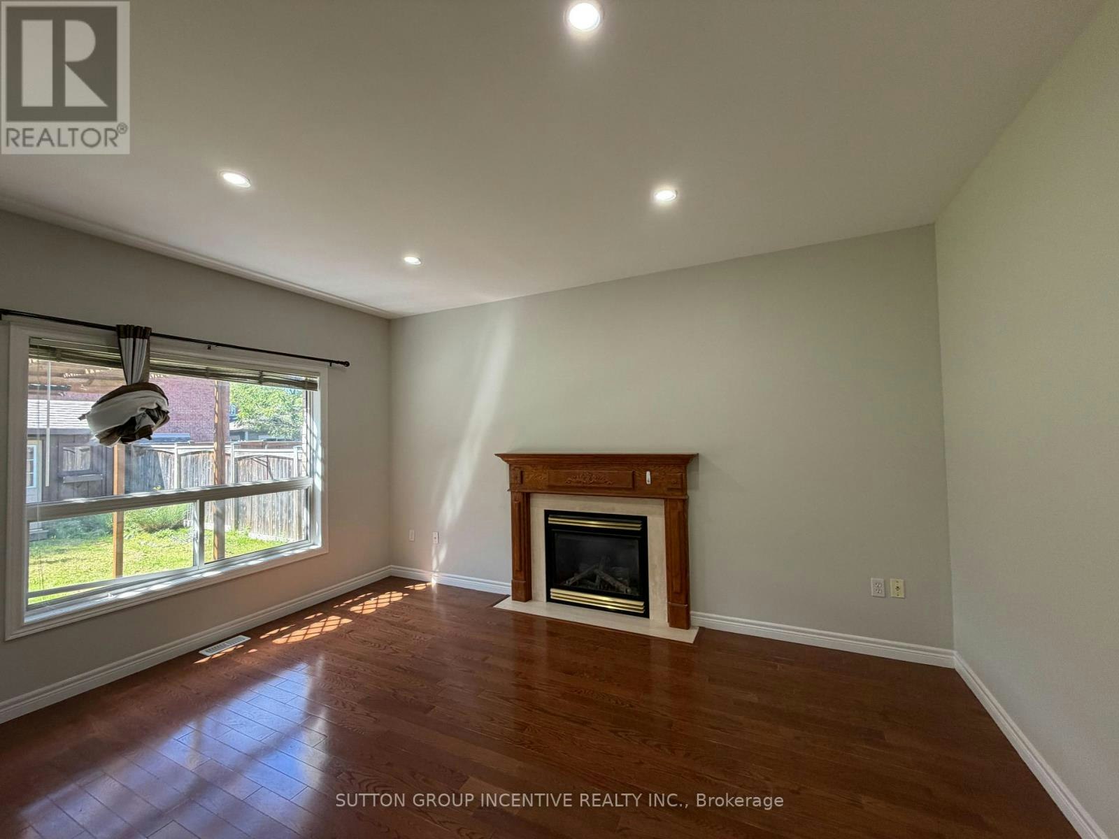 1 Buman Court, Barrie, ON, L4N 0L3 - 9