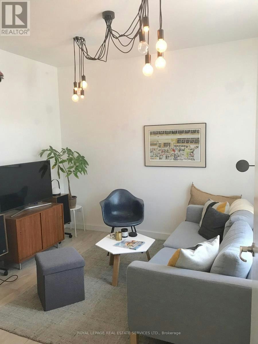 840 Ossington Avenue, Toronto, ON, M6G 3V1 - 3