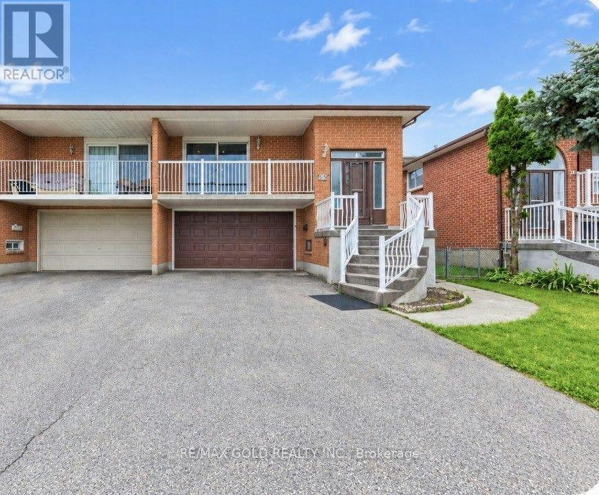22 Kittiwake Avenue, Toronto, ON, M9V 4P6