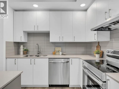 301-1111 Frost Road - 5