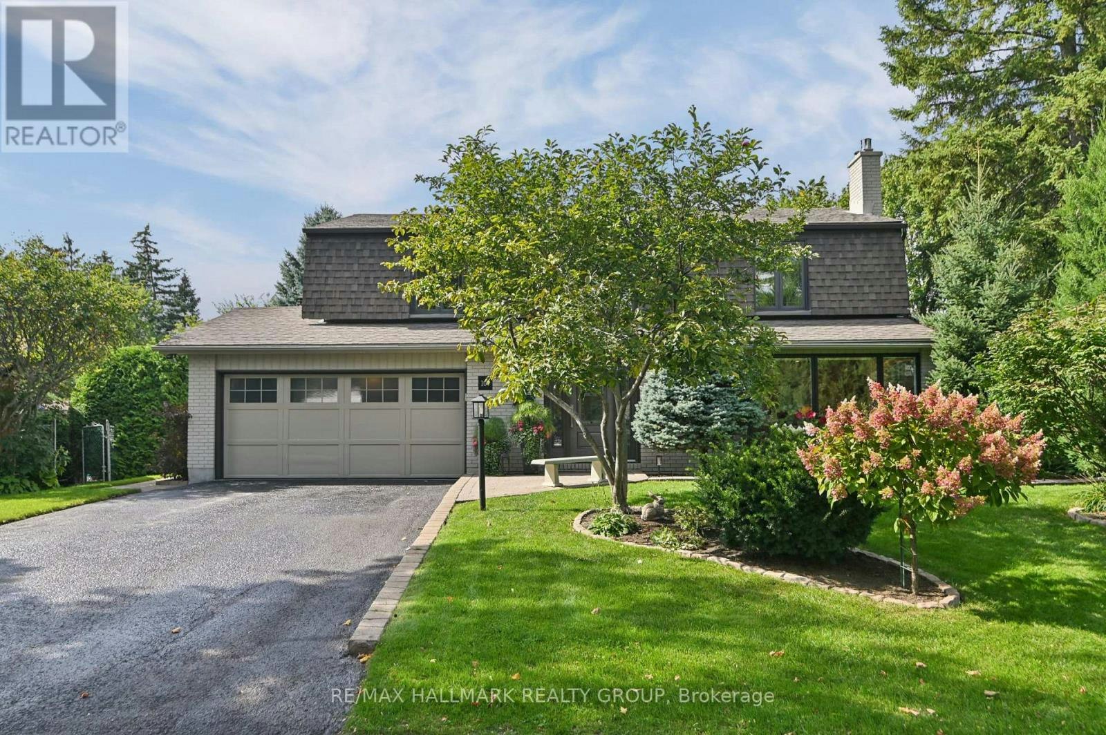 109 Parkglen Court, Ottawa, ON, K2G 3H2