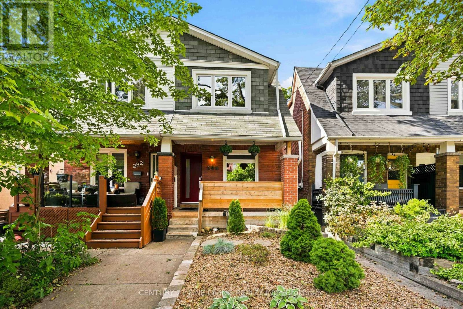 294 Gainsborough Road, Toronto, ON, M4L 3C6
