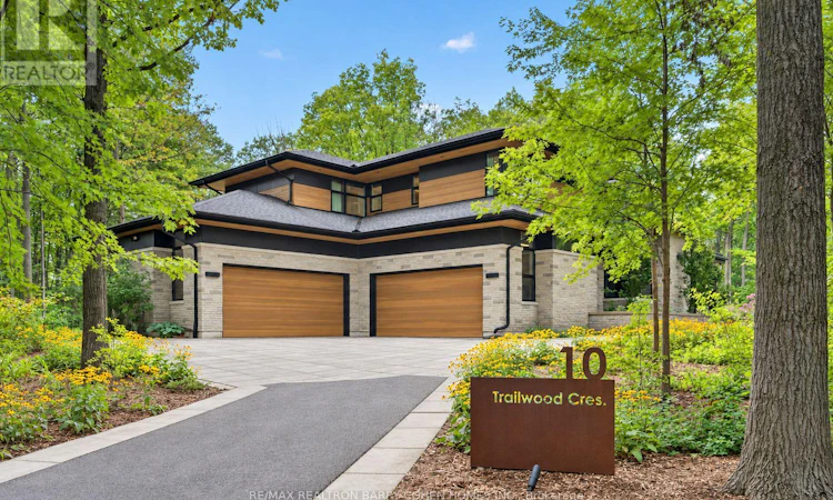 10 Trailwood Crescent