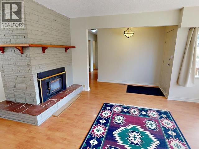7139 Barnet Street - 4