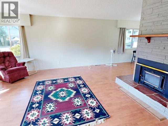 7139 Barnet Street - 5