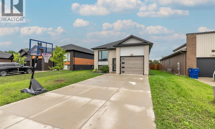198 Moonstone Crescent