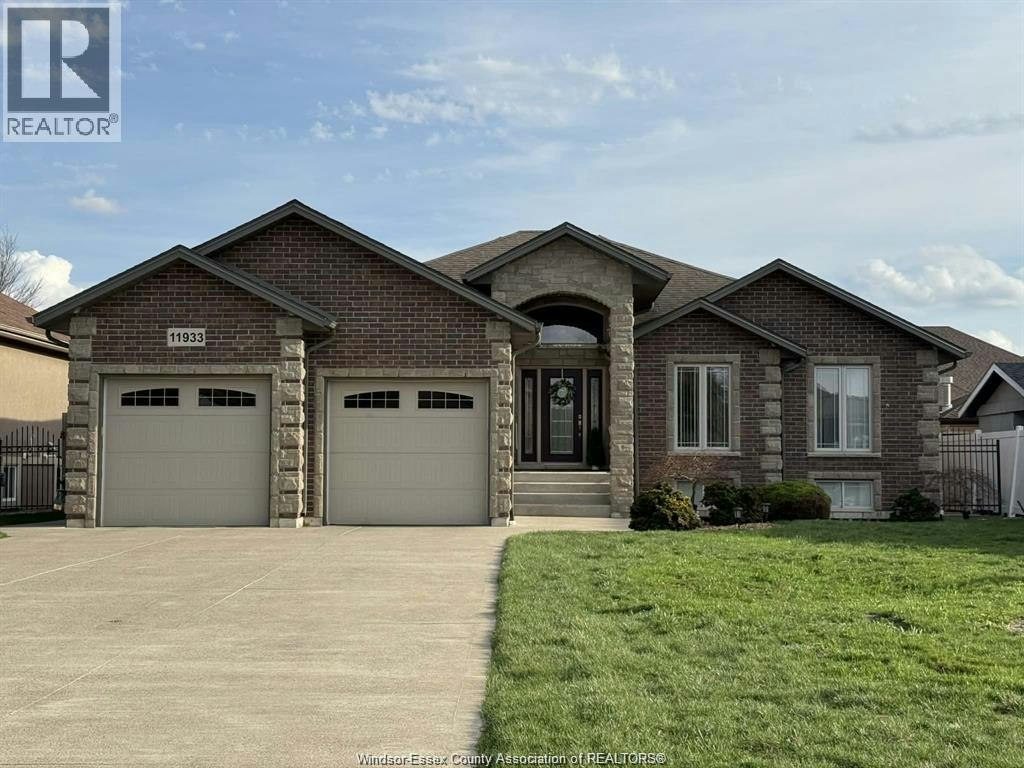 11933 Maisonneuve Street, Tecumseh, ON, N8N 1R2