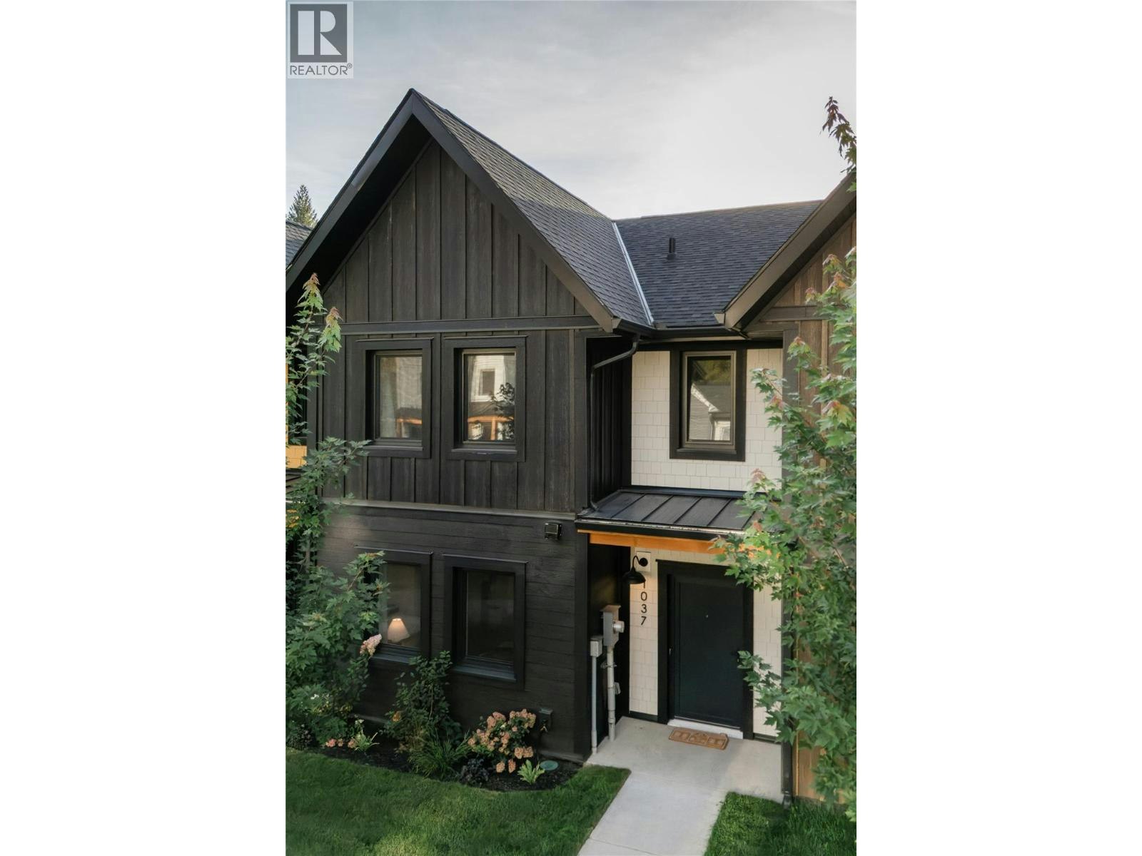 1037 Keystone Crescent, Revelstoke, BC, V0E 2S1