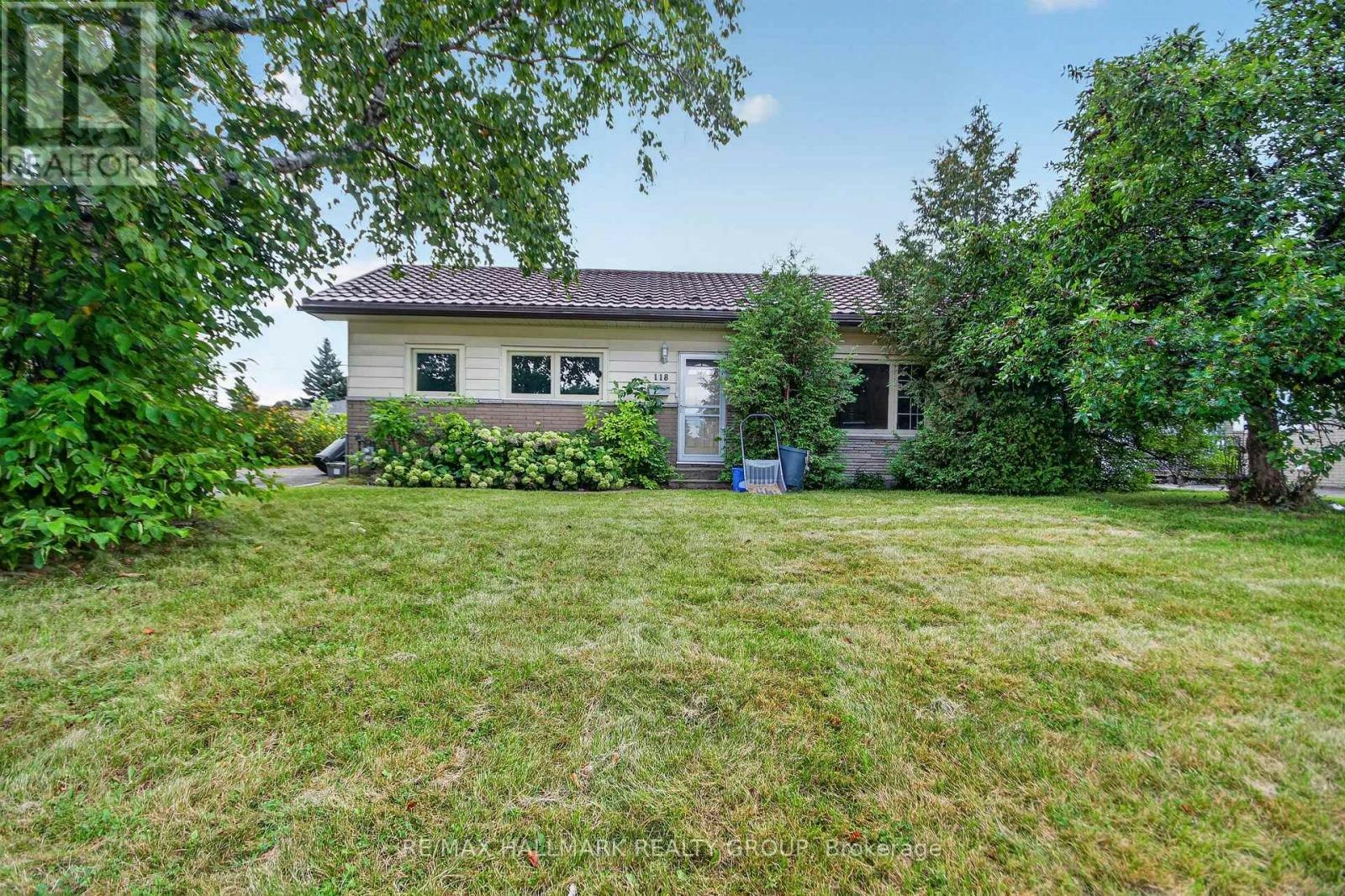 118 Knoxdale Road, Ottawa, ON, K2G 1A7