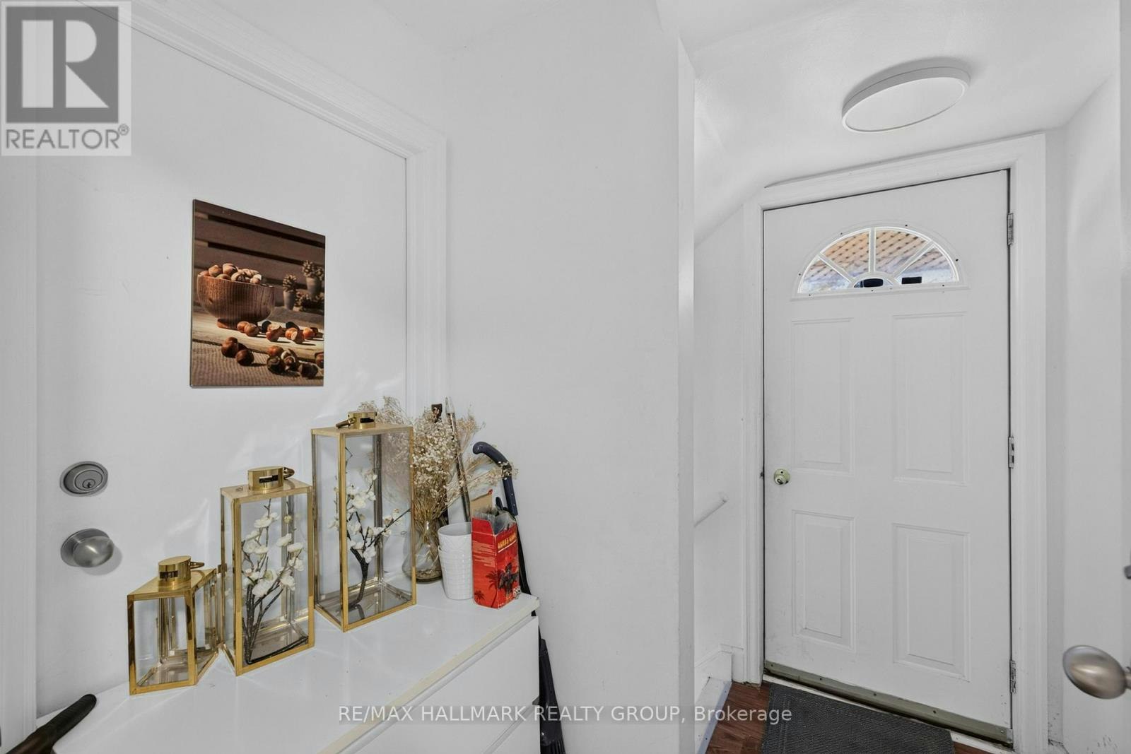 1-297 Royal Avenue, Ottawa, ON, K2A 1T6 - 3