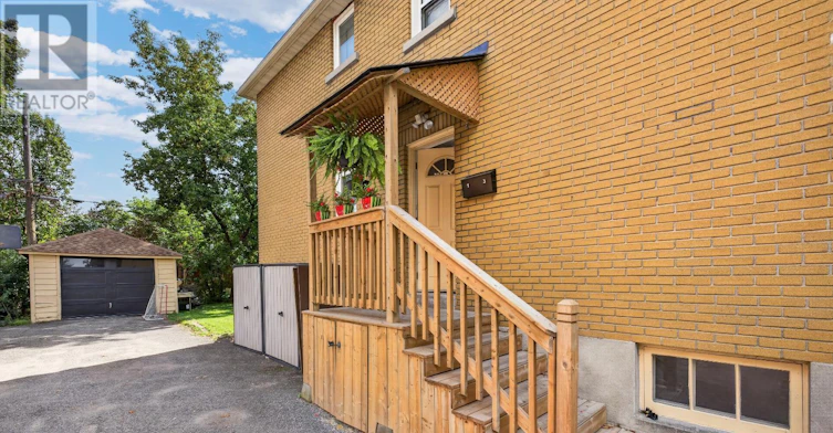 1-297 Royal Avenue, Ottawa, ON, K2A 1T6 - 2