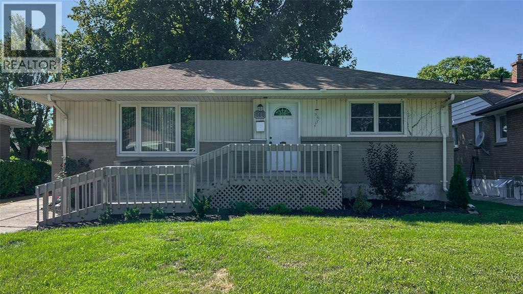 144 Grey Crescent, Sarnia, ON, N7S 2S4
