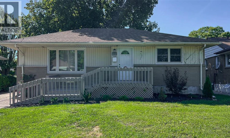 144 Grey Crescent