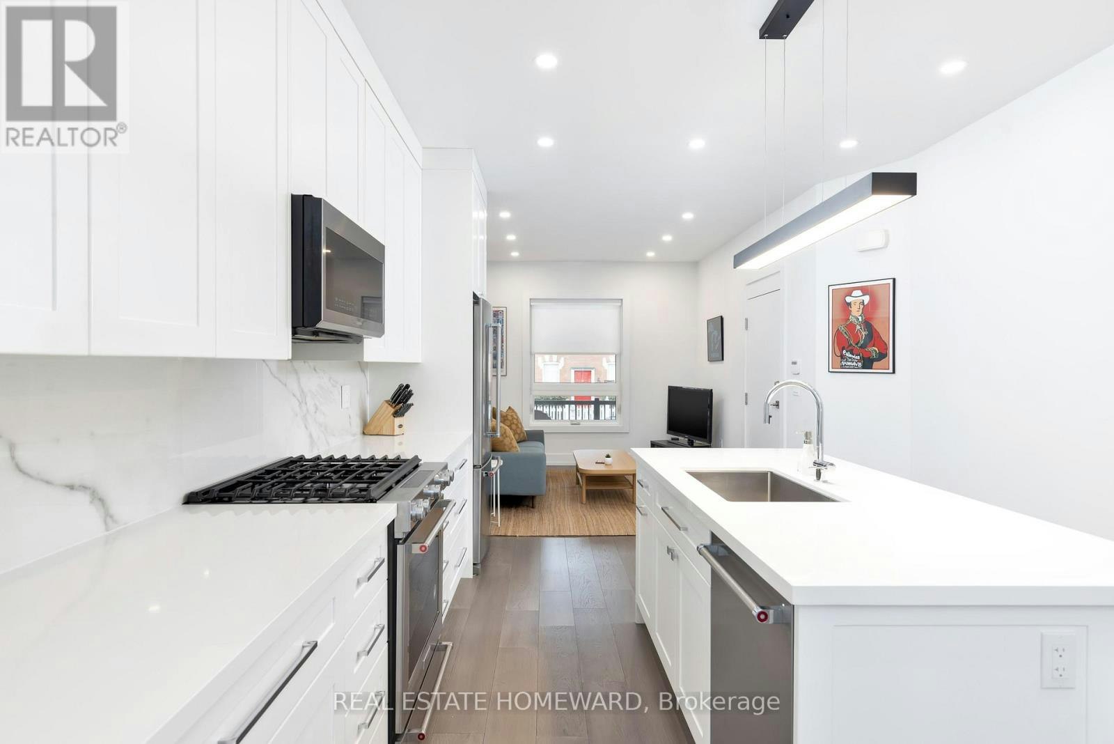 6 Halton Street, Toronto, ON, M6J 1R3 - 8