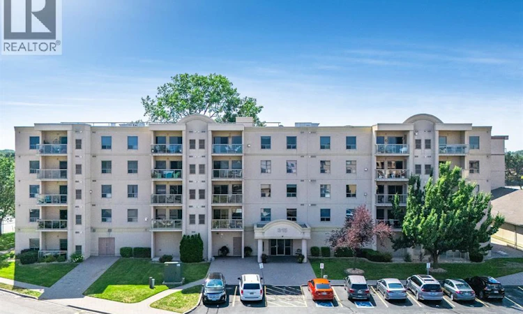 305-315 Village Grove