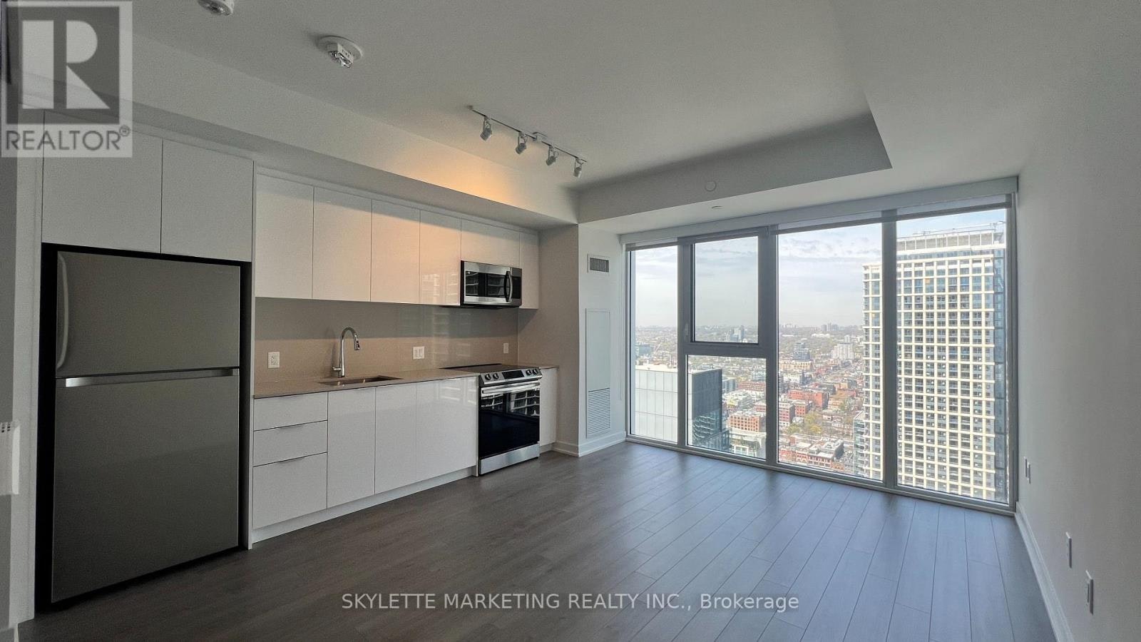3801-357 King Street W, Toronto, ON, M5V 0S7 - 2