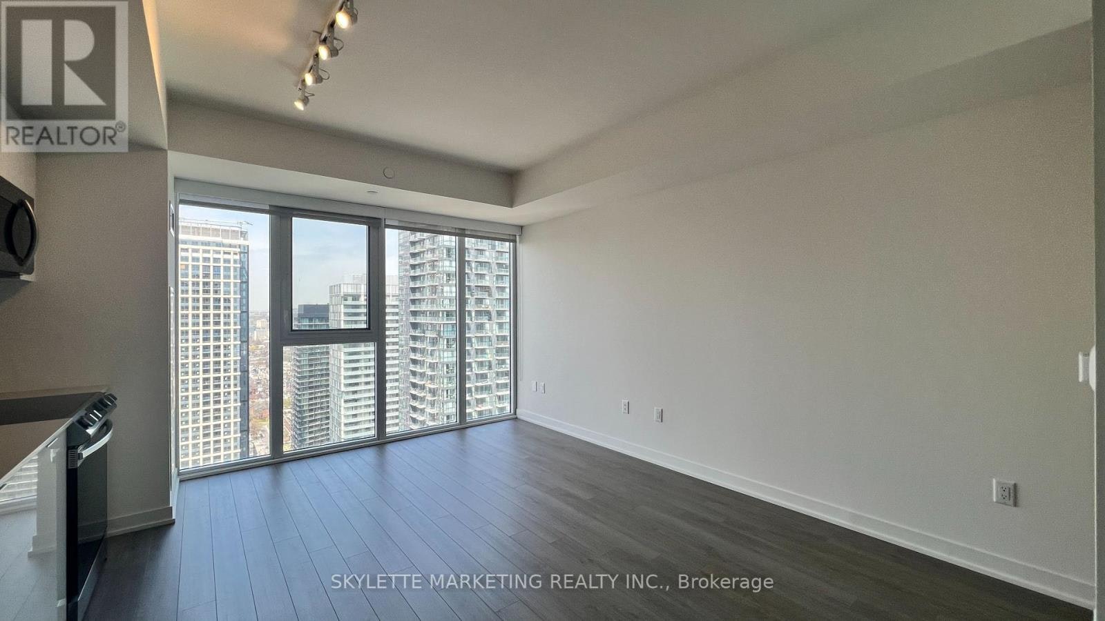 3801-357 King Street W, Toronto, ON, M5V 0S7 - 4