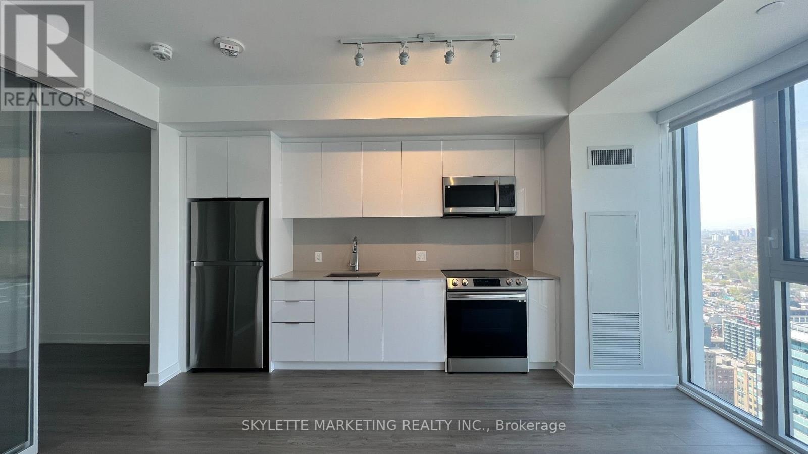 3801-357 King Street W, Toronto, ON, M5V 0S7 - 5