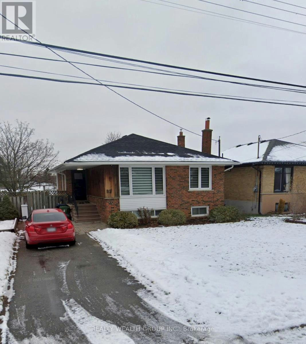 BSMT-82 Elvaston Drive, Toronto, ON, M4A 1N6
