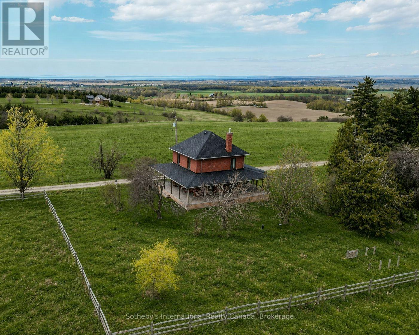 1943 Fairgrounds Road S, Clearview, ON, L0M 1G0