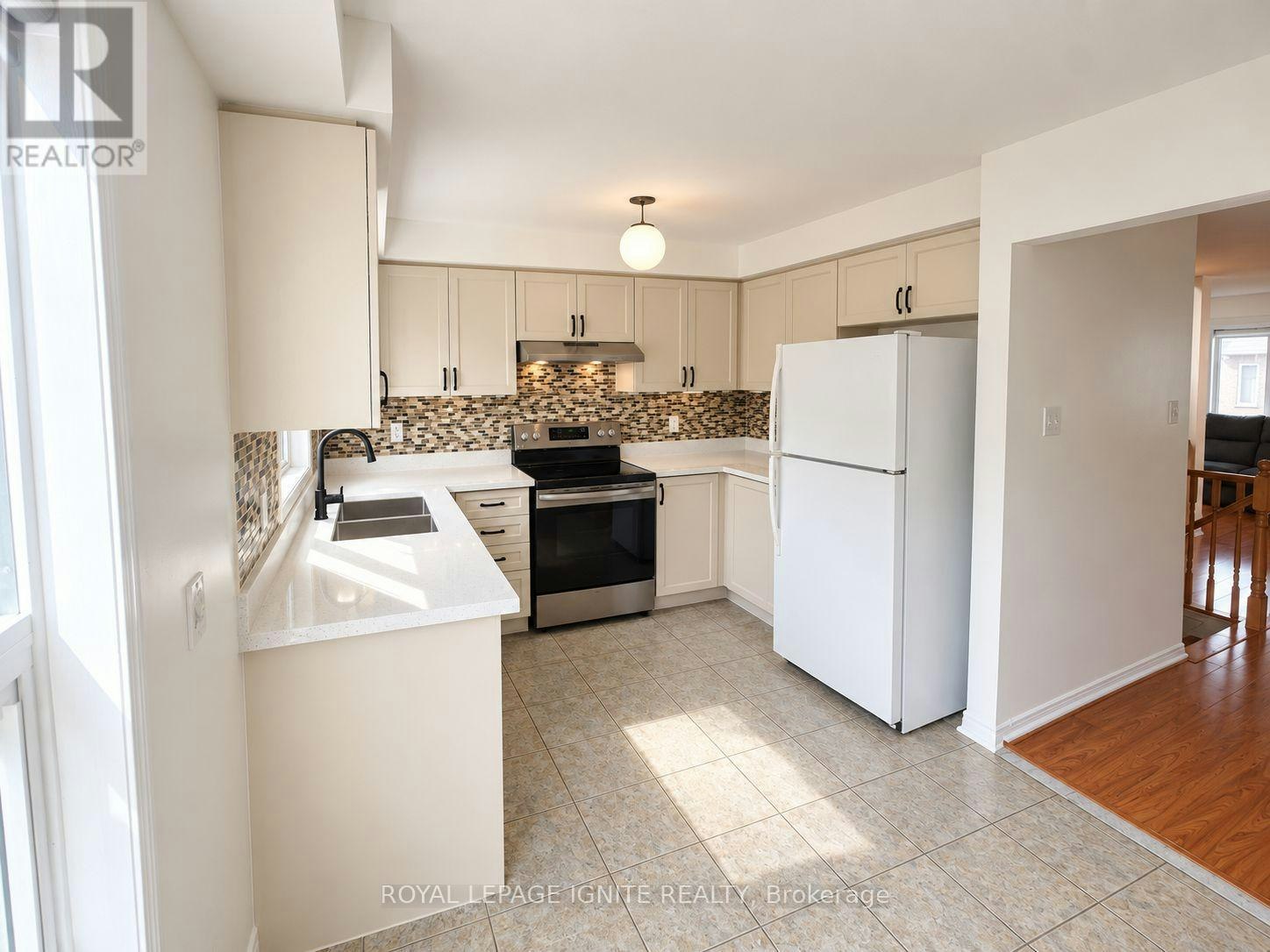 15 Mcgonigal Lane, Ajax, ON, L1T 4H1 - 15