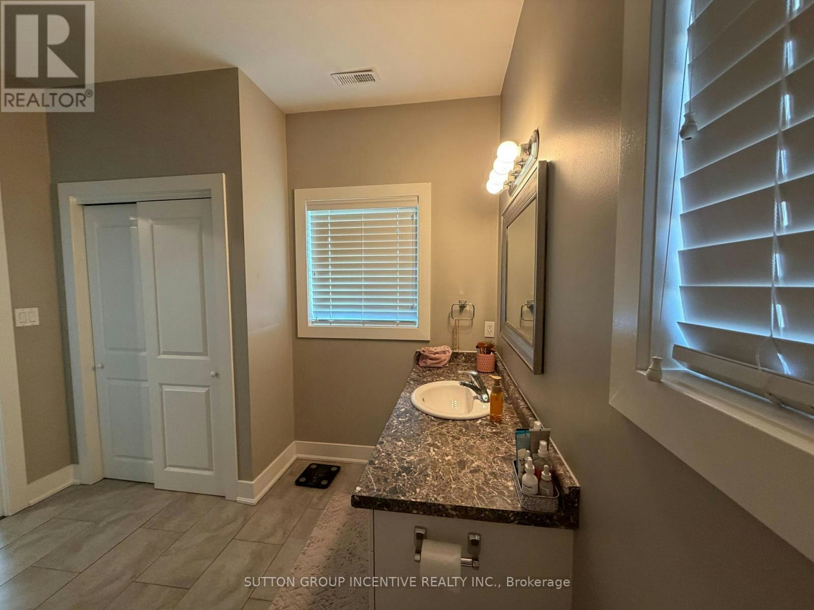3929 Wood Avenue, Severn, ON, L3V 6H3 - 13