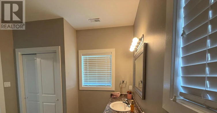 3929 Wood Avenue, Severn, ON, L3V 6H3 - 13