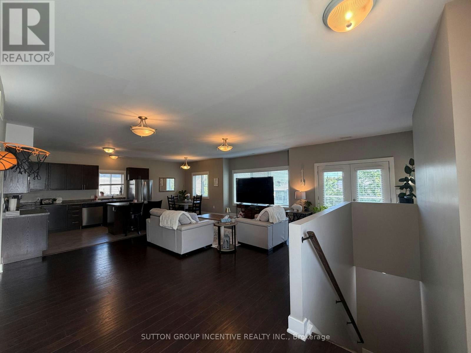3929 Wood Avenue, Severn, ON, L3V 6H3 - 4