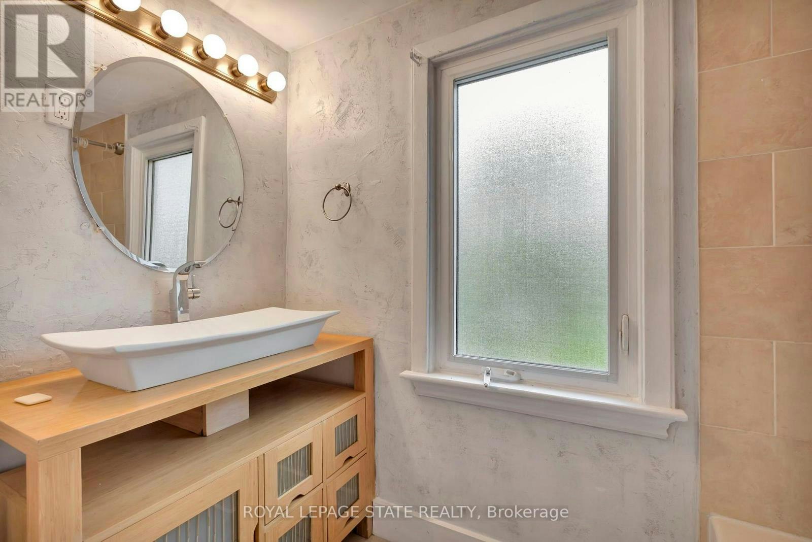 121 King Street E, Hamilton, ON, L8G 1L2 - 18