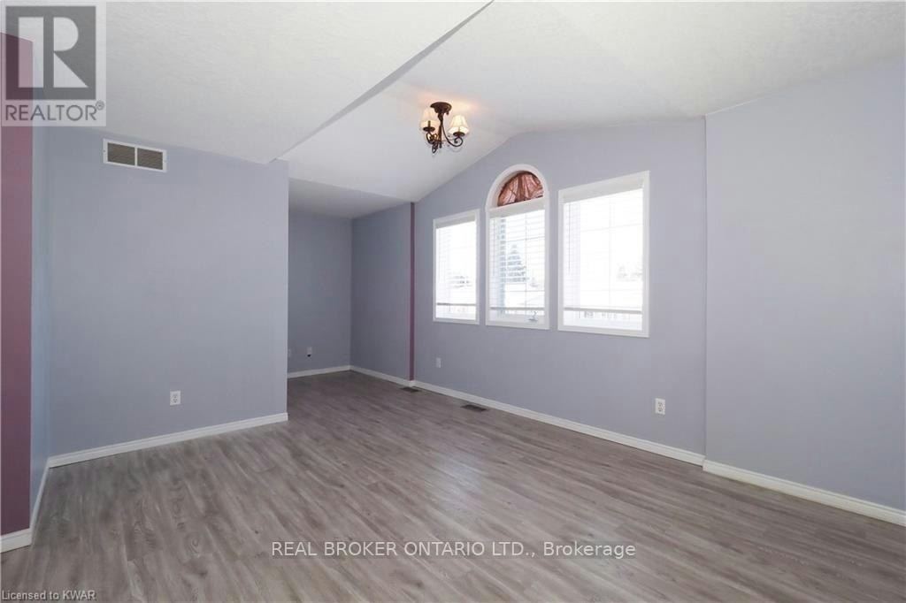 A-258 Inverhuron Crescent, Waterloo, ON, N2V 2H5 - 17