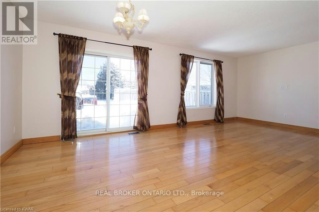 A-258 Inverhuron Crescent, Waterloo, ON, N2V 2H5 - 8