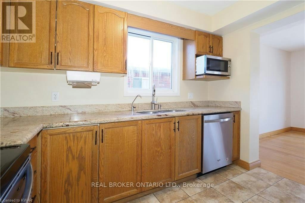 A-258 Inverhuron Crescent, Waterloo, ON, N2V 2H5 - 10