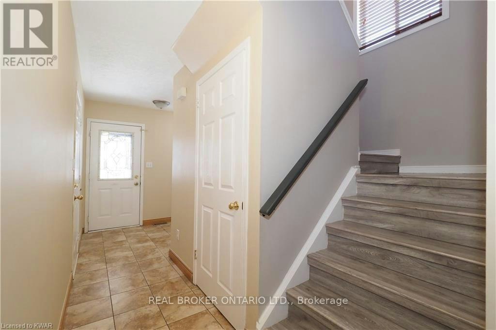 A-258 Inverhuron Crescent, Waterloo, ON, N2V 2H5 - 3